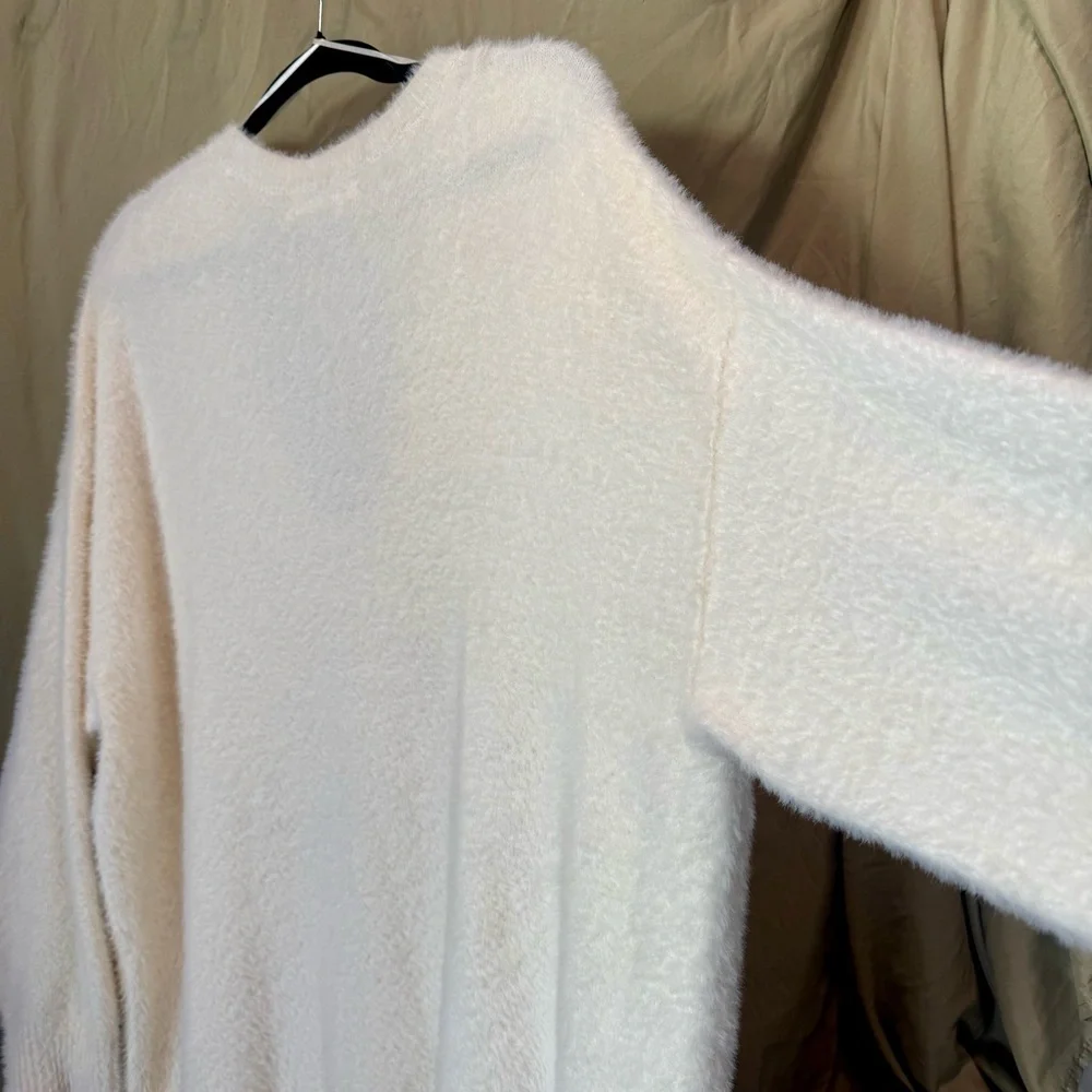 By Anthropologie Oversized Deep V-Neck Eyelash Tunic Ivory Sweater - Picture 9 of 12